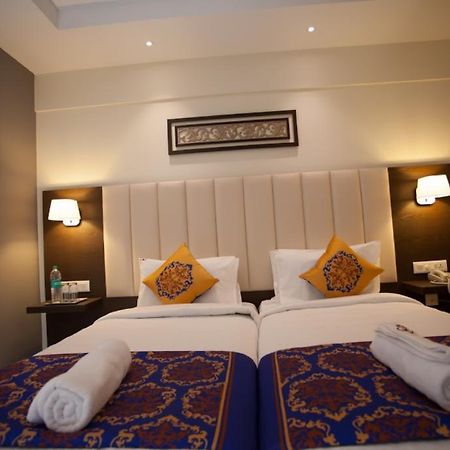 Hotel Ganpat Grand Palani Zewnętrze zdjęcie