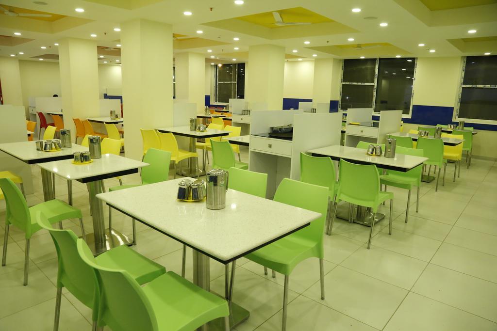Hotel Ganpat Grand Palani Zewnętrze zdjęcie