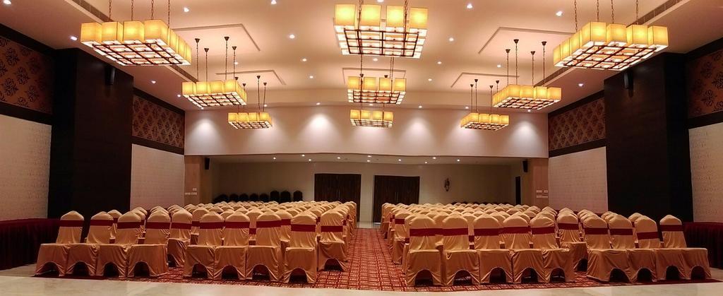 Hotel Ganpat Grand Palani Zewnętrze zdjęcie