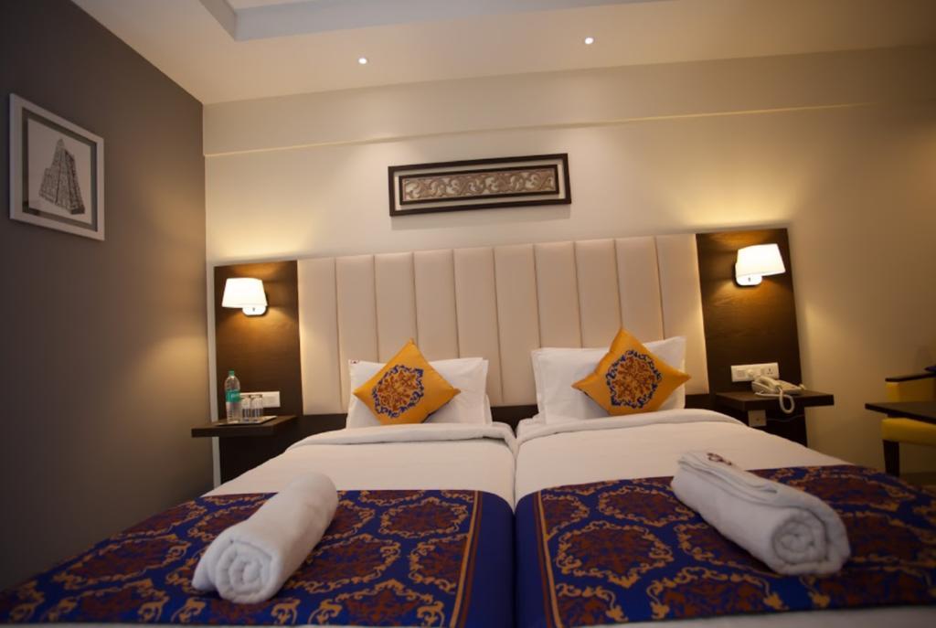 Hotel Ganpat Grand Palani Zewnętrze zdjęcie
