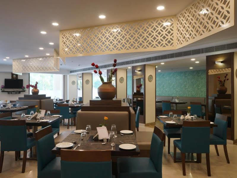 Hotel Ganpat Grand Palani Zewnętrze zdjęcie