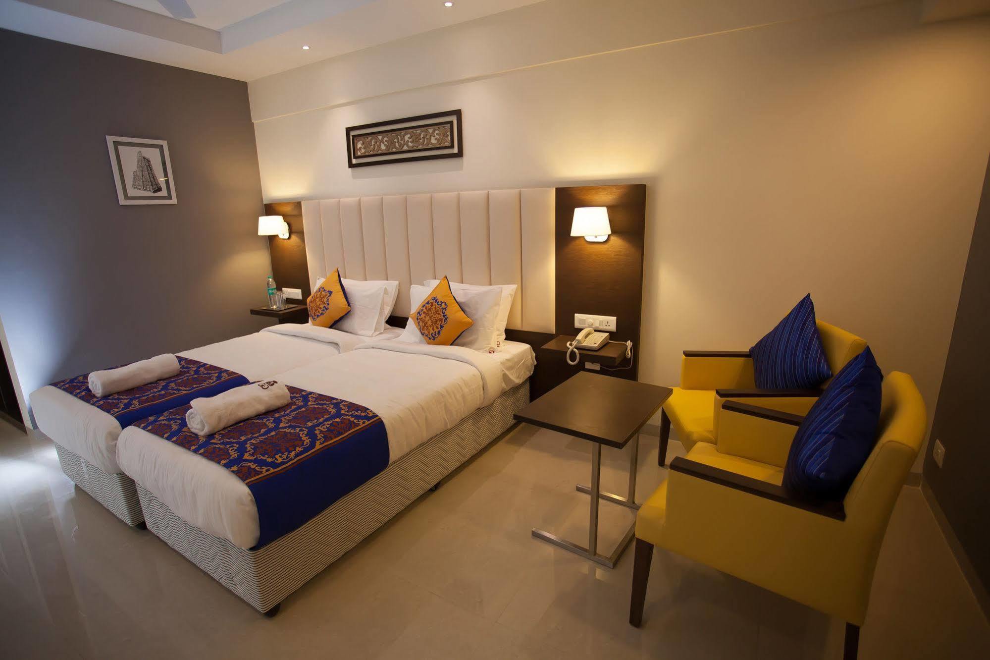 Hotel Ganpat Grand Palani Zewnętrze zdjęcie